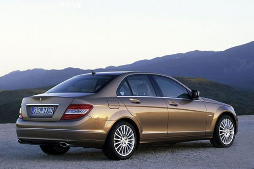 北京奔驰C200K标准型上市 售价34.8万元