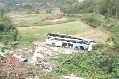 湖南发生特大车祸 7人遇难59人受伤(组图)