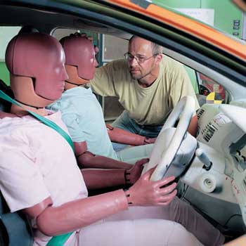 安全 不仅仅依赖汽车