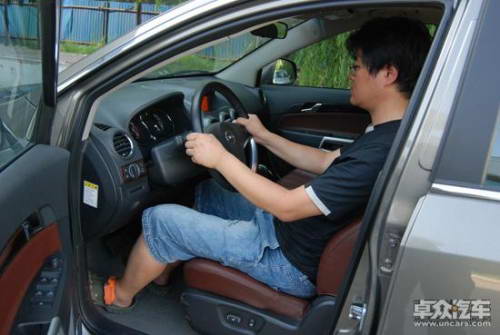 点击查看原图 常开车不等于会开车 0.1秒驾驶技巧保安全