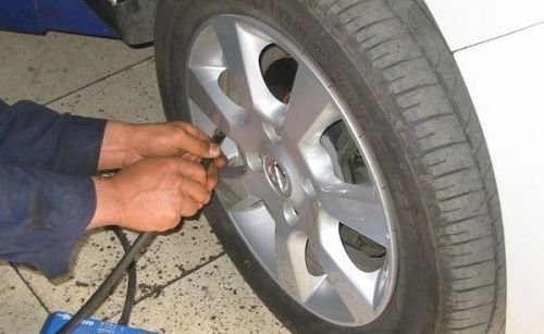 轮胎充氮可防爆胎？但普通民用车没必要