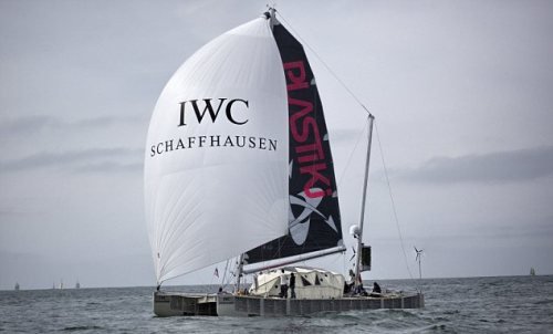 英国回收塑料帆船完成横跨太平洋壮举