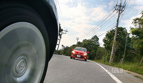 四项注意 高速公路安全驾驶注意事项