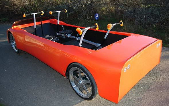 。“人类汽车想像PS”的速度可达每小时60英里(96.56公里/时),它由人摇动手柄或备用电池提供动力。 。“人类汽车想像PS”的速度可达每小时60英里(96.56公里/时),它由人摇动手柄或备用电池提供动力。