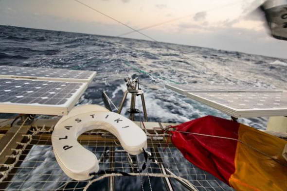 “普拉斯提基”号船尾