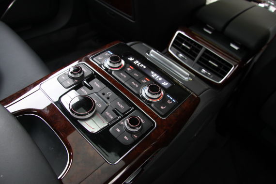 后排独立分区空调